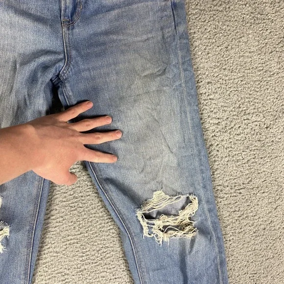 American Eagle Jeans Womens 2 Blue Baggy Jean High Rise Distressed Light Wash - Picture 6 of 13